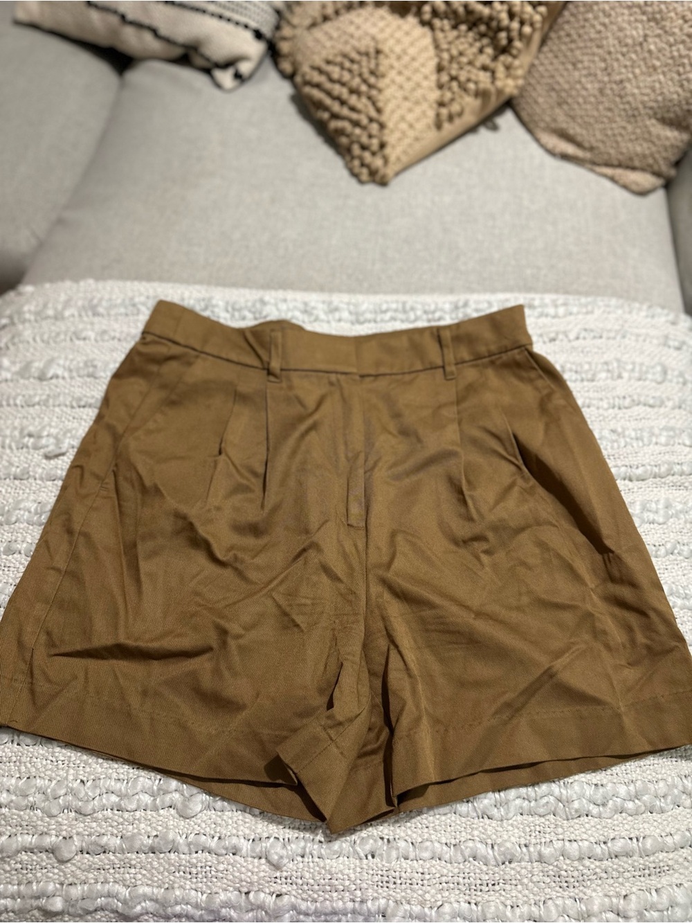 Old Navy High-Waist Tailored Shorts in Brown